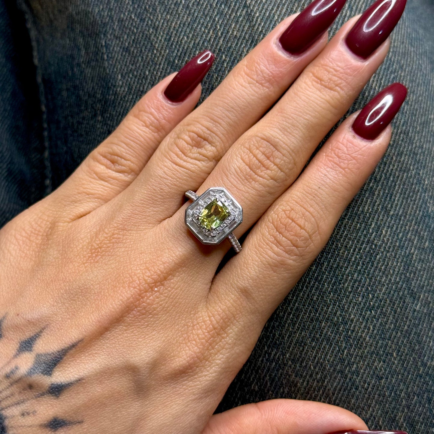 Fıstık Yeşili Alexandrit Baget Yüzük